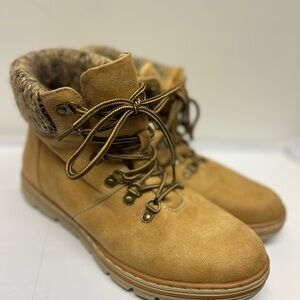 Mountain Sole Kiana Women’s Sz 10M Tan Boots Lace Up Winter Hiking Casual